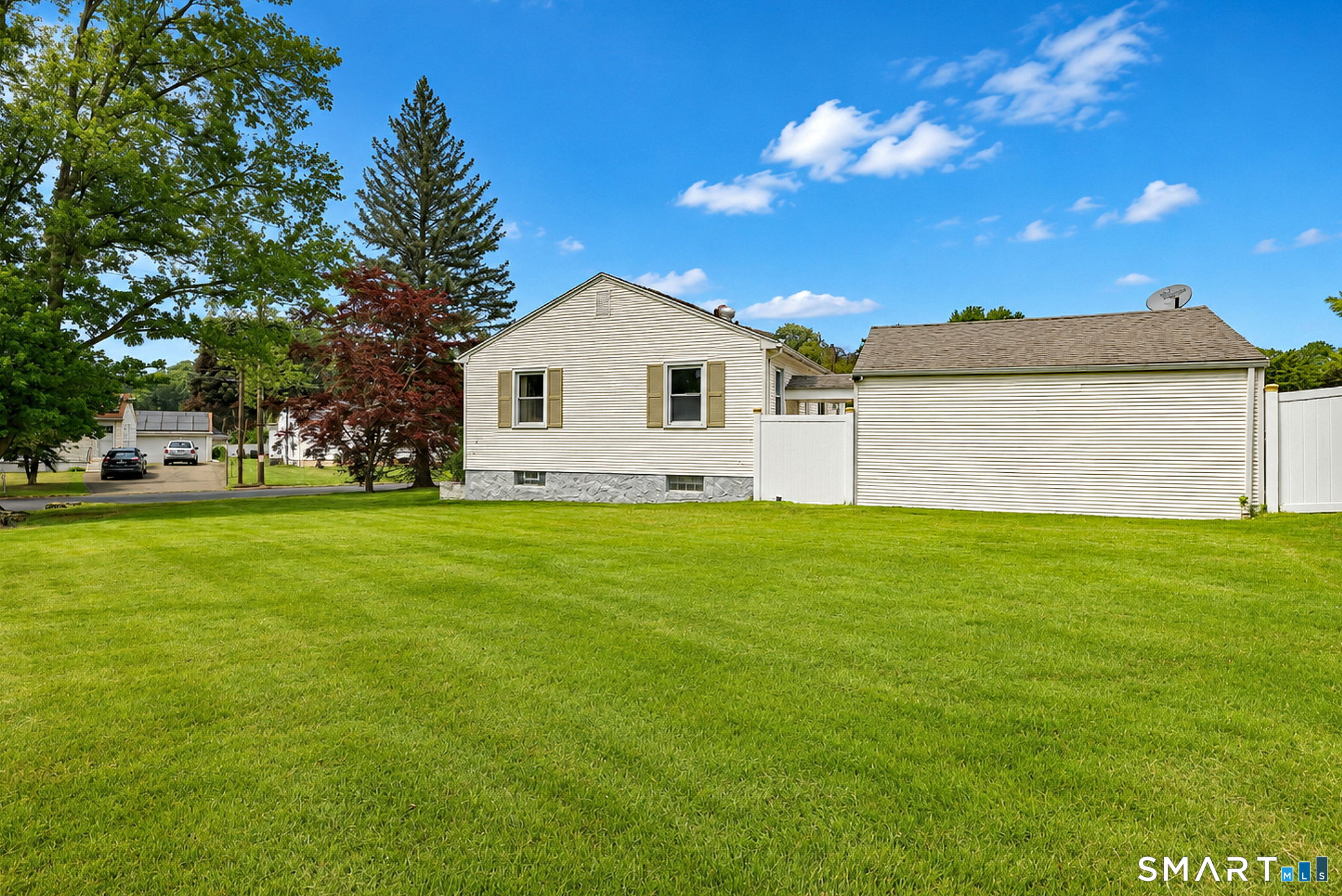 61 Northrop Road West Haven, CT 06516 - Photo 4 of 39 Gallery Image 4