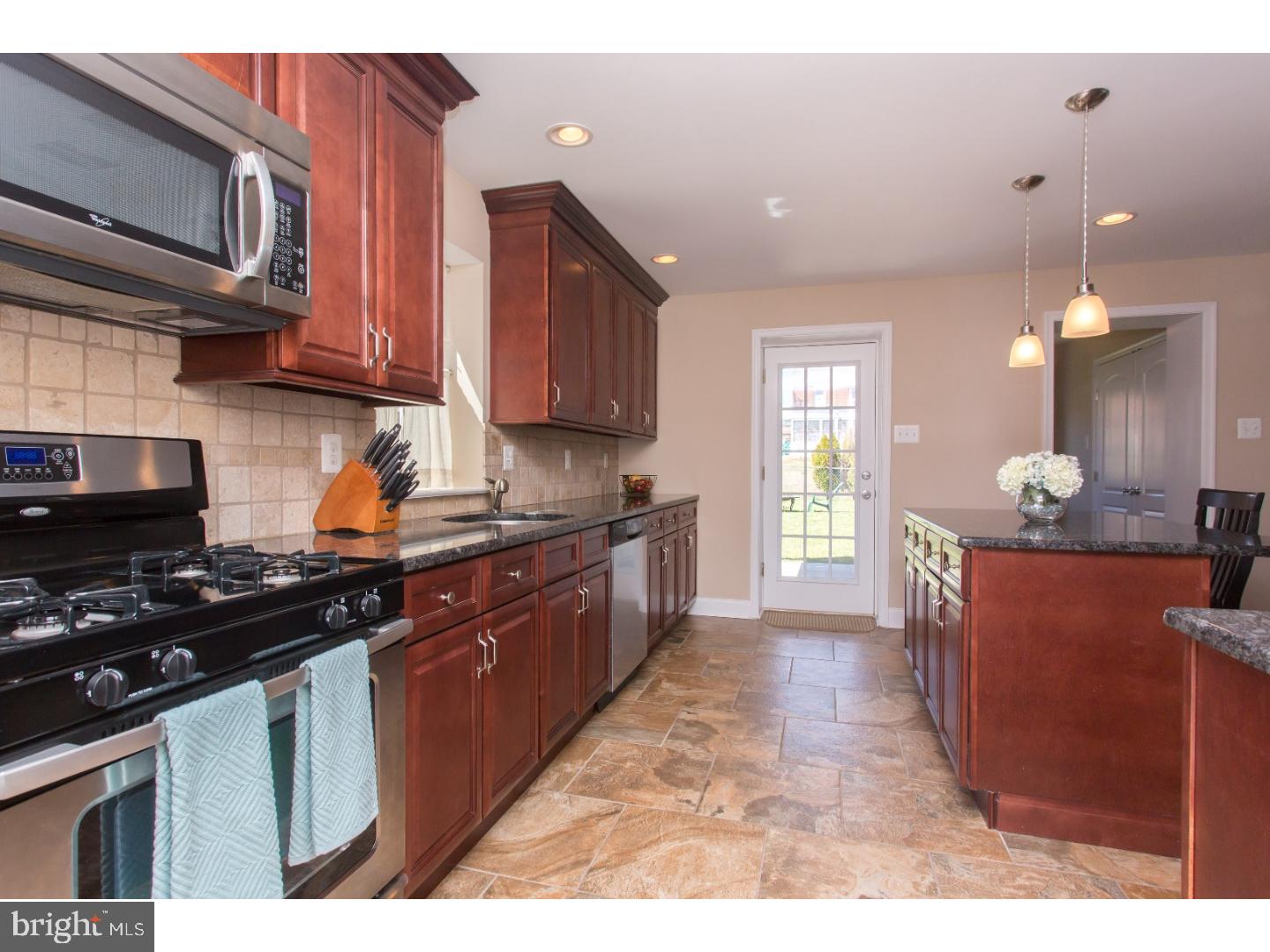 26 Rittenhouse Road Broomall, PA 19008 - Photo 9 of 25 Kitchen