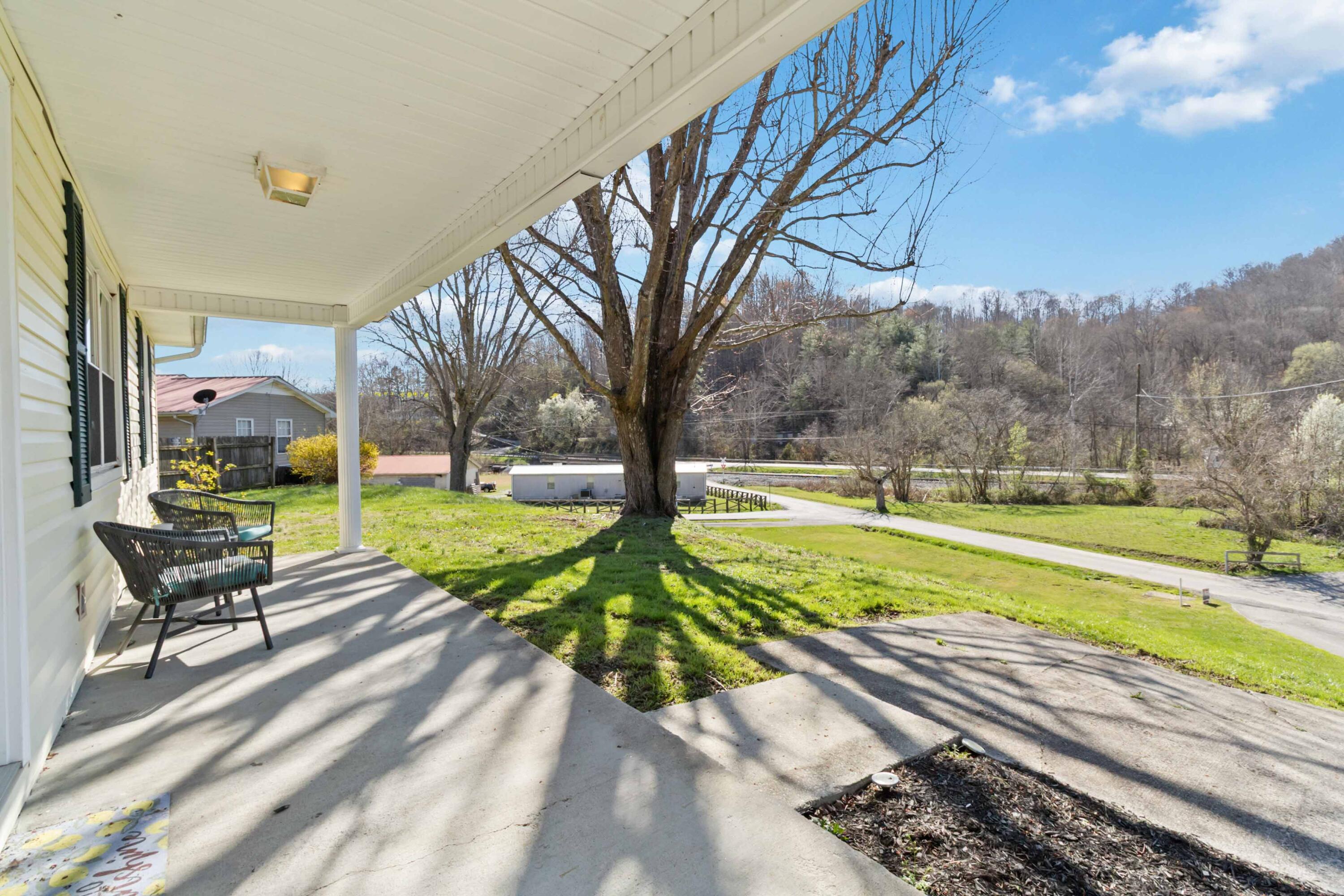 41 Valentine Branch Road Cannon, KY 40923 - Photo 10 of 61 005