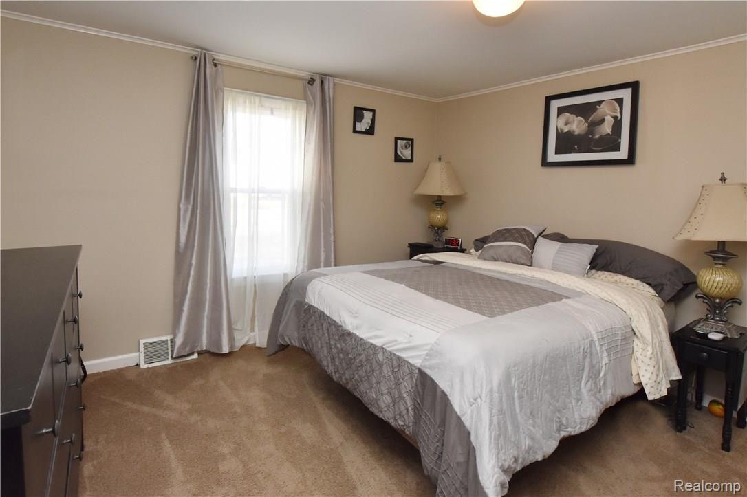 3383 Crooks Road Rochester, MI 48309 - Photo 12 of 24 Crooks3383_32.JPG