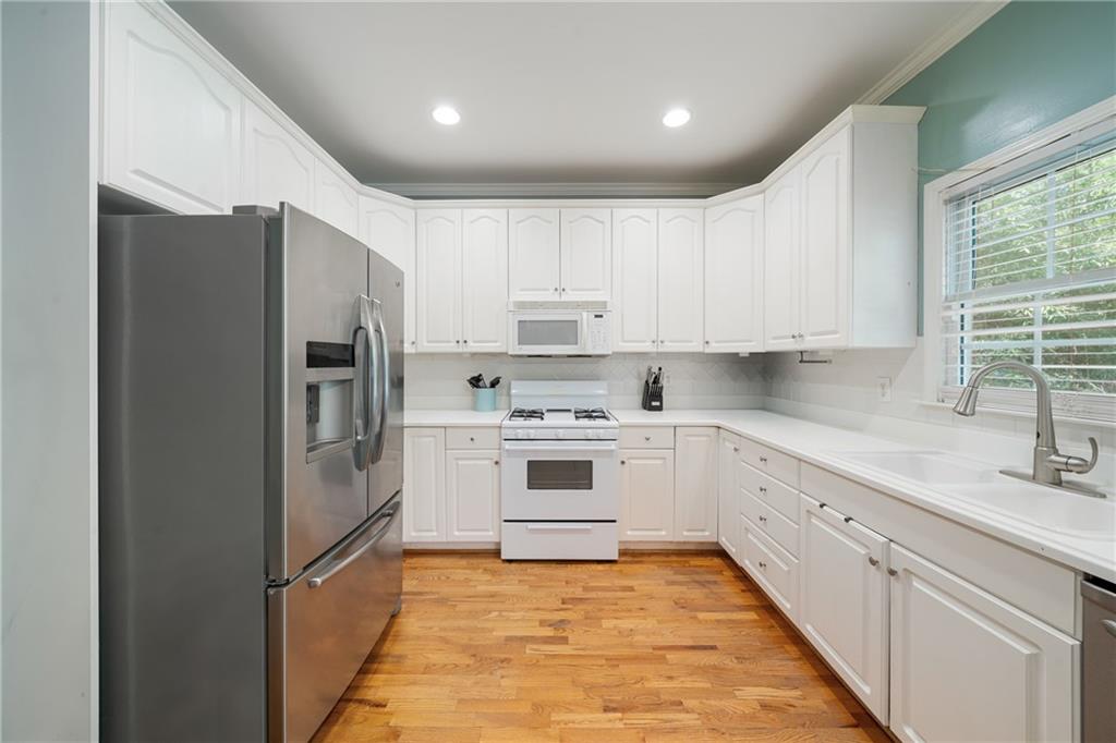 2499 Emerald Ridge Court Northeast Atlanta, GA 30345 - Photo 8 of 42