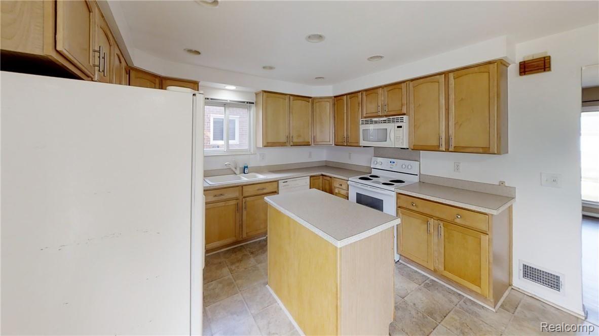 11128 Erdmann Road Sterling Heights, MI 48314 - Photo 12 of 24 11.5 Kitchen 7