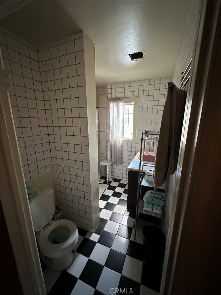 1612 East Stockton Street Compton, CA 90221 - Photo 7 of 18