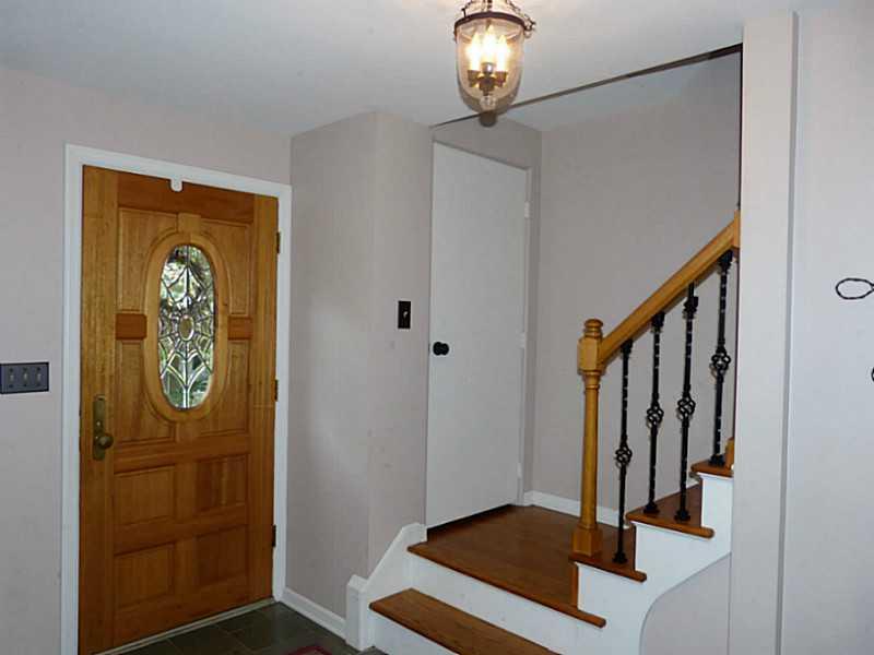 167 Boxfield Road Upper St. Clair, PA 15241 - Photo 3 of 25 Entry/Foyer.