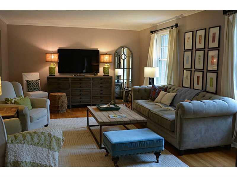 167 Boxfield Road Upper St. Clair, PA 15241 - Photo 6 of 25 Living Room.