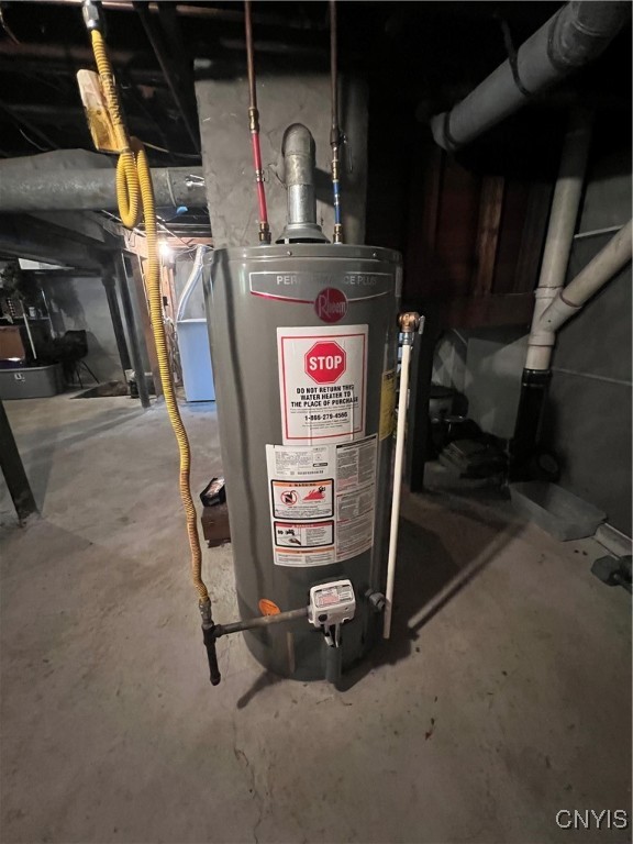 1413 Old Burrstone Road Utica, NY 13502 - Photo 11 of 25