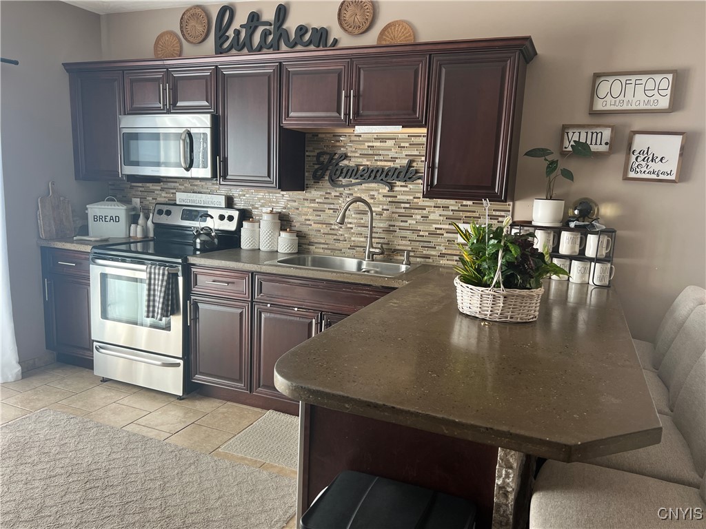 1413 Old Burrstone Road Utica, NY 13502 - Photo 16 of 25