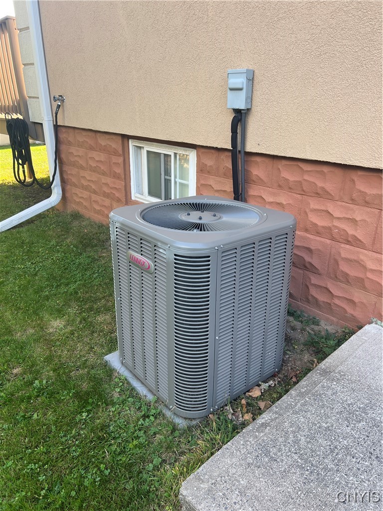 1413 Old Burrstone Road Utica, NY 13502 - Photo 21 of 25