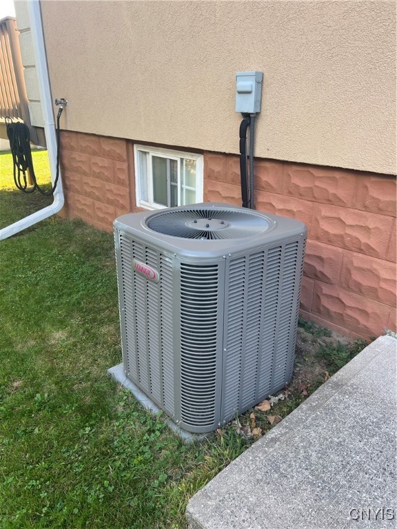 1413 Old Burrstone Road Utica, NY 13502 - Photo 21 of 25