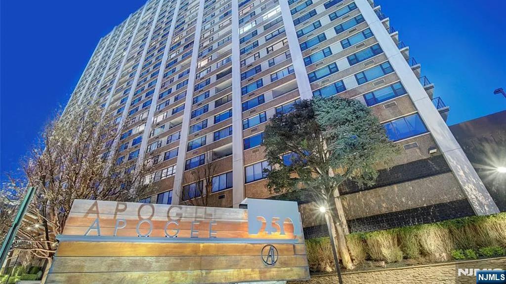 250 Gorge Road, Unit 8J Cliffside Park, NJ 07010 - Photo 35 of 36