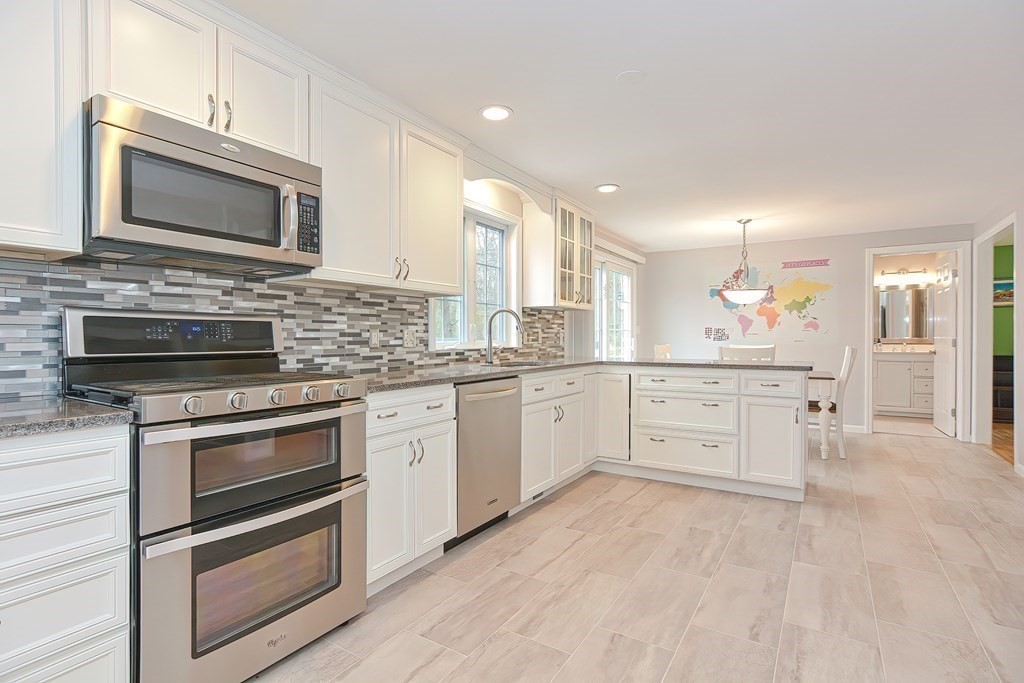 49 Hilltop Road Franklin, MA 02038 - Photo 7 of 42 Gallery Image 7
