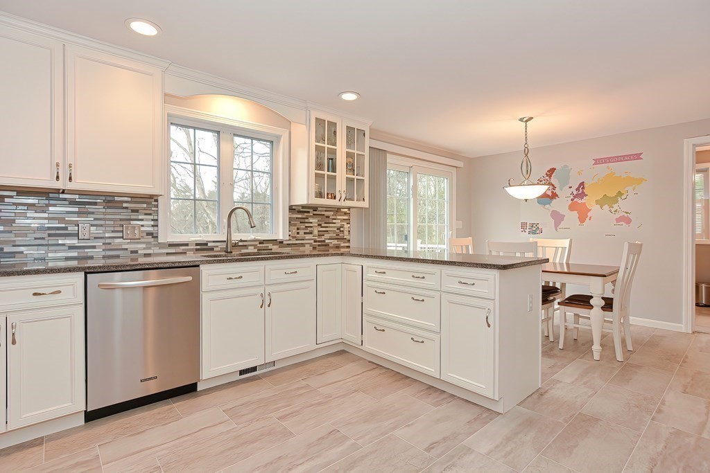 49 Hilltop Road Franklin, MA 02038 - Photo 8 of 42 Gallery Image 8