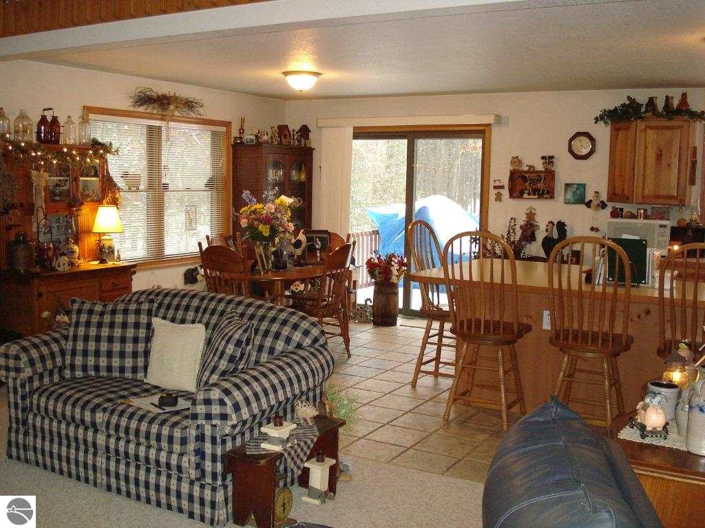 8441 Clarabella Road Clare, MI 48617 - Photo 4 of 38 1794617-3.JPG