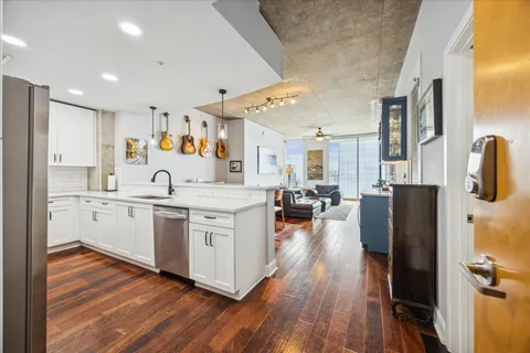 $925,000 | 360 Nueces Street, Unit 4009, Austin, TX 78701