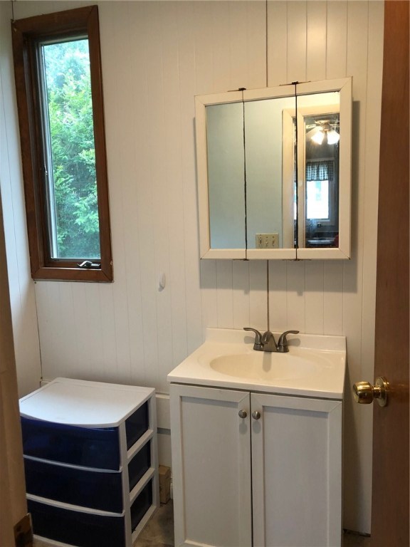 32 Cove Road Westerly, RI 02891 - Photo 4 of 15