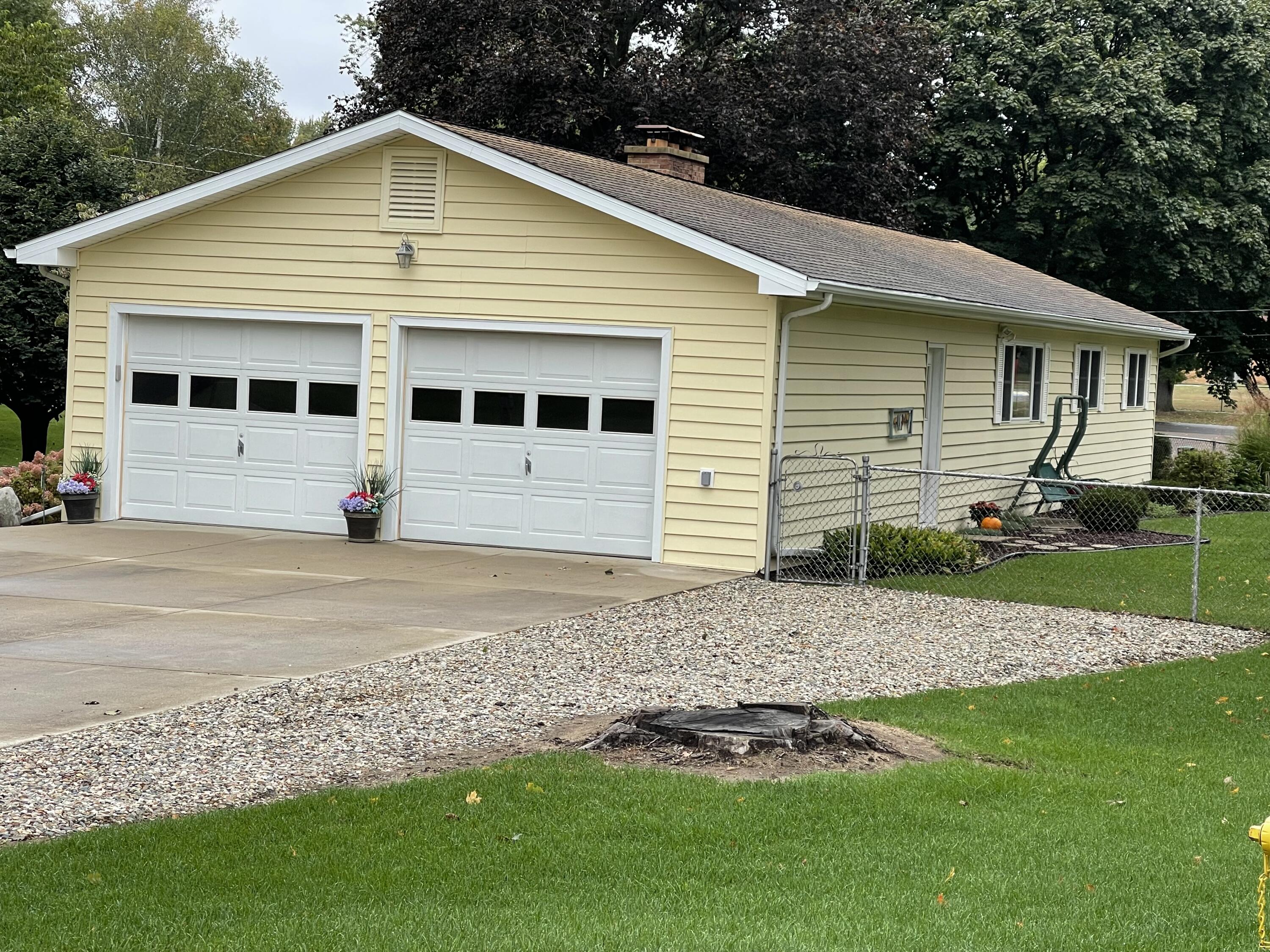 180 Valleyview Road Battle Creek, MI 49015 - Photo 3 of 29 E465DD61-E63F-498F-9B22-A0158A60A5E8