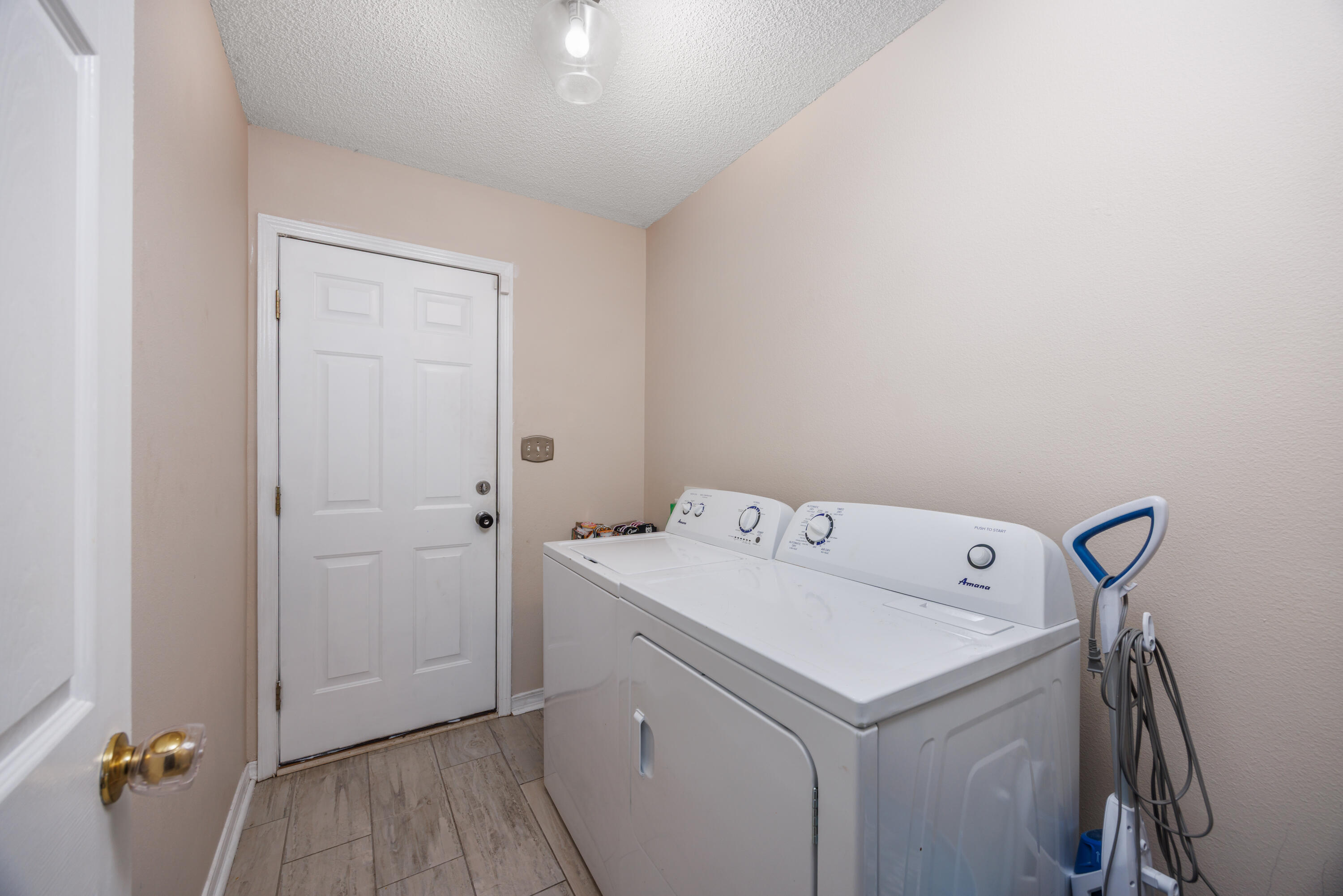 1493 Nantahala Beach Road Gulf Breeze, FL 32563 - Photo 17 of 26 1493 Nantahala Beach Rd-29