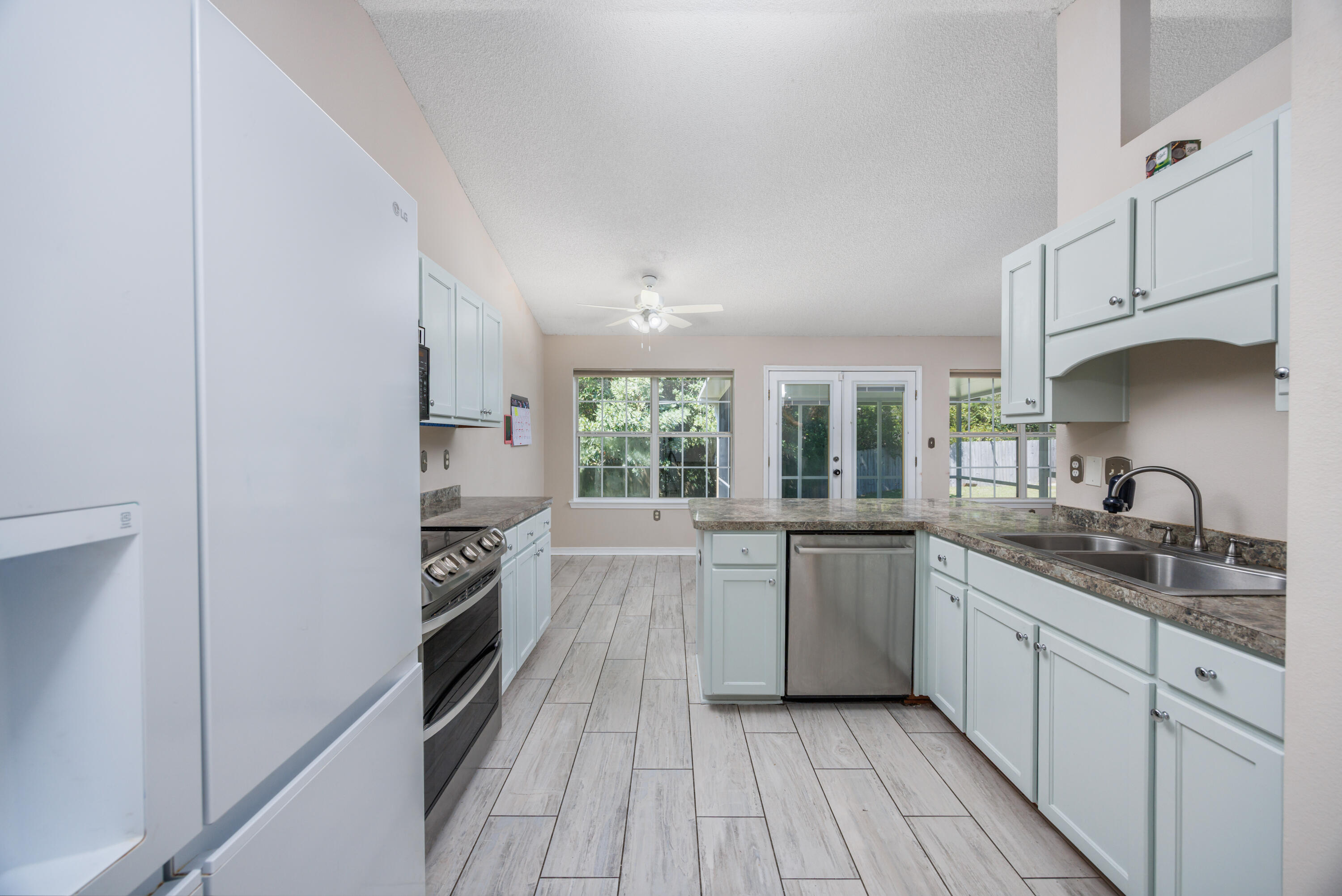 1493 Nantahala Beach Road Gulf Breeze, FL 32563 - Photo 9 of 26 1493 Nantahala Beach Rd-16