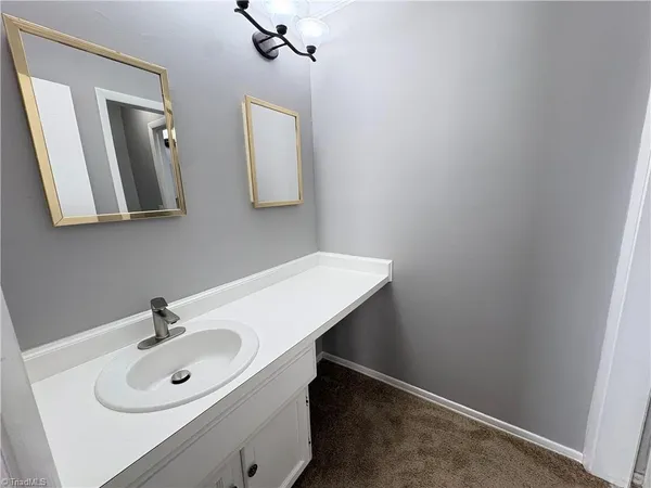 $1,499 | 1704 North Hamilton Street, High Point, NC 27262