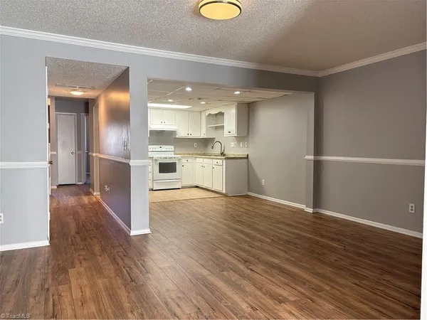 $1,499 | 1704 North Hamilton Street, High Point, NC 27262