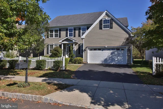 $700,000 | 454 Saddlery Drive, Perkasie, PA 18944