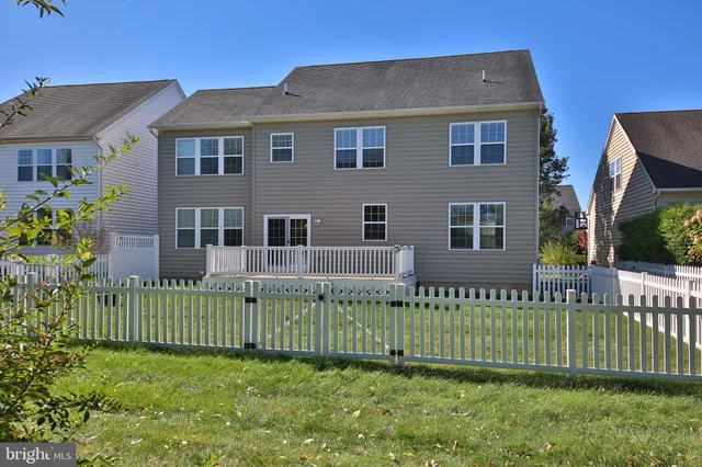 $700,000 | 454 Saddlery Drive, Perkasie, PA 18944