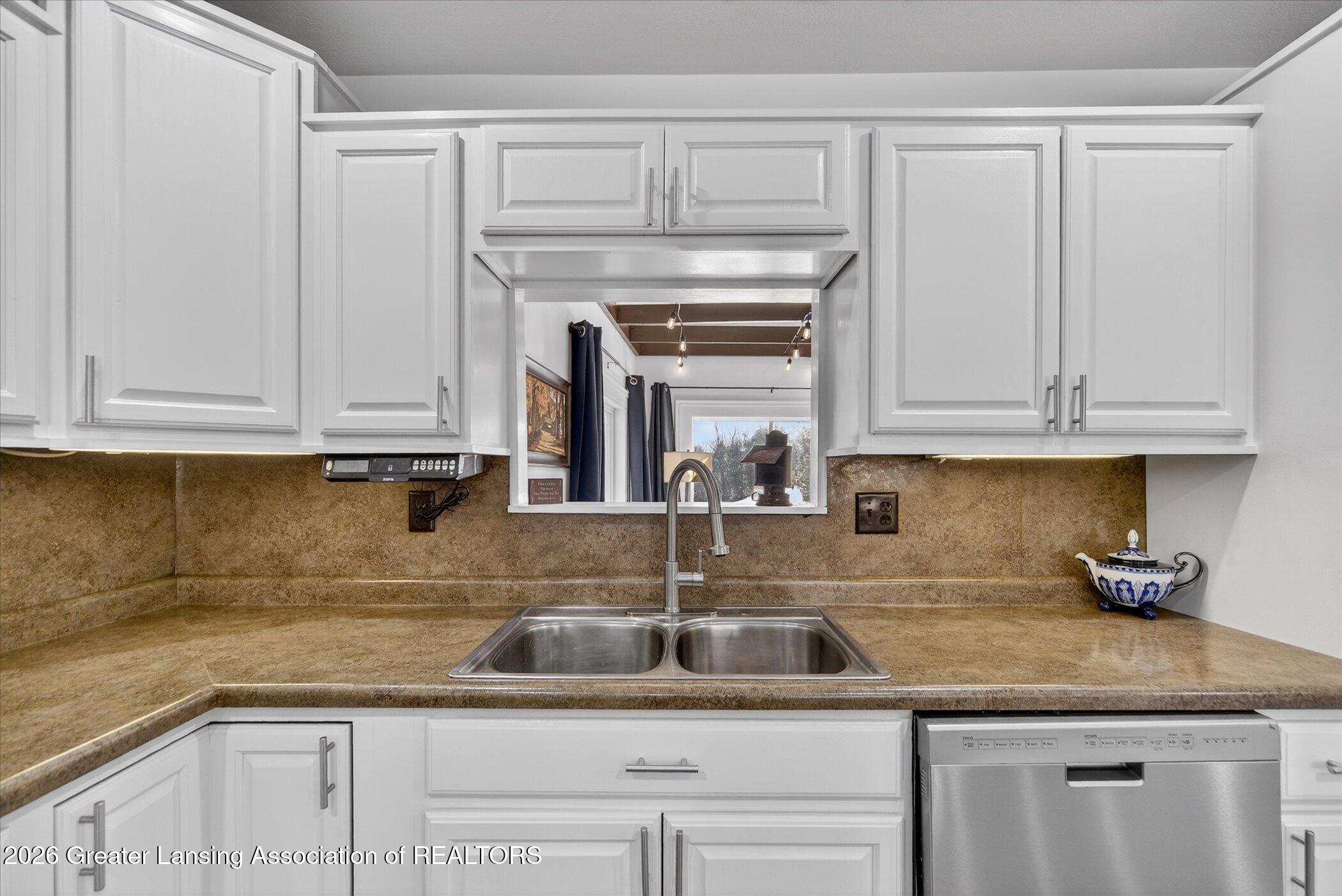 4027 Franklin Road Jackson, MI 49203 - Photo 8 of 48 14-4027-Franklin-Rd-Jackson-MI-49203-Win