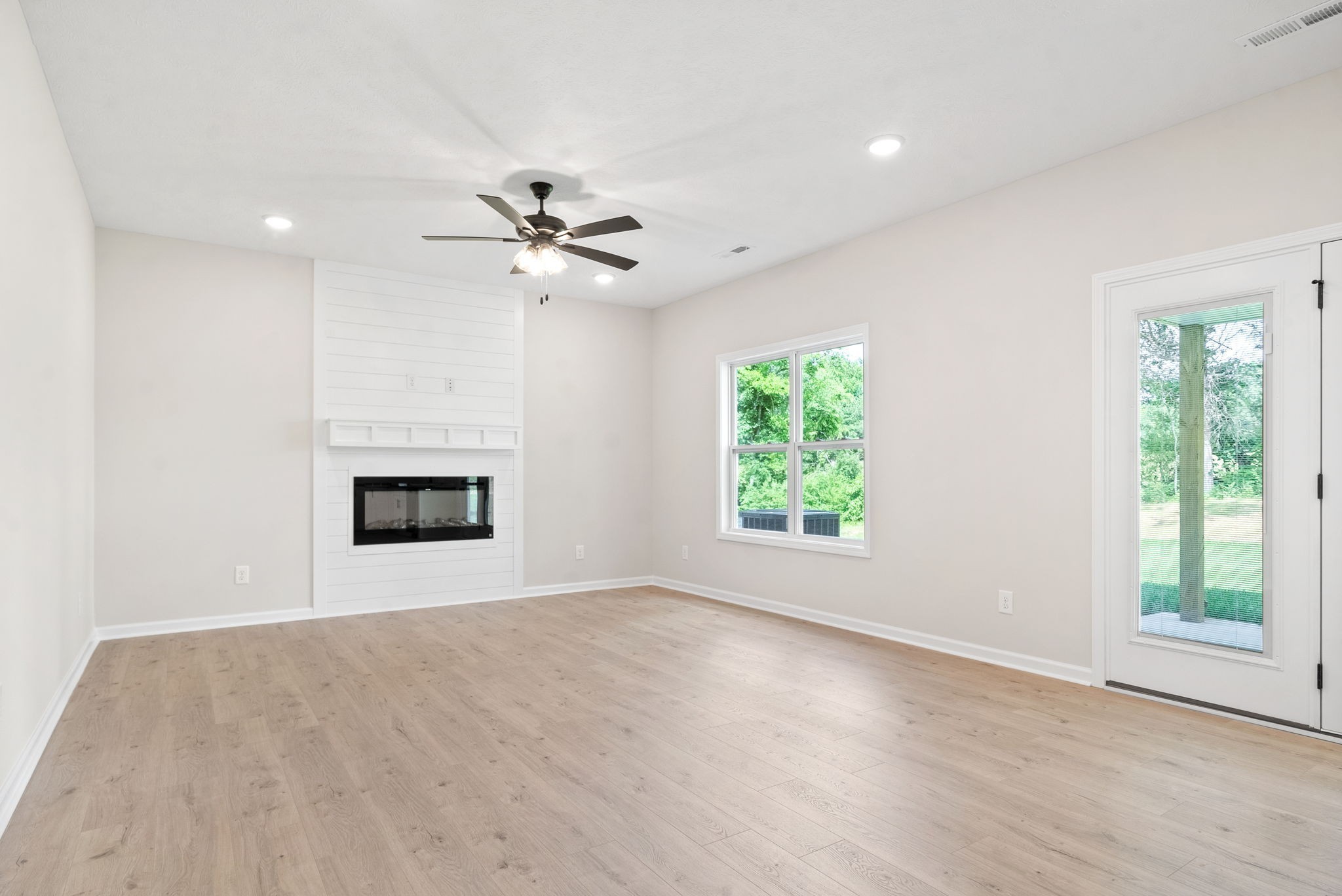 1220 Boulder Pass Road Clarksville, TN 37040 - Photo 3 of 34 Gallery Image 3