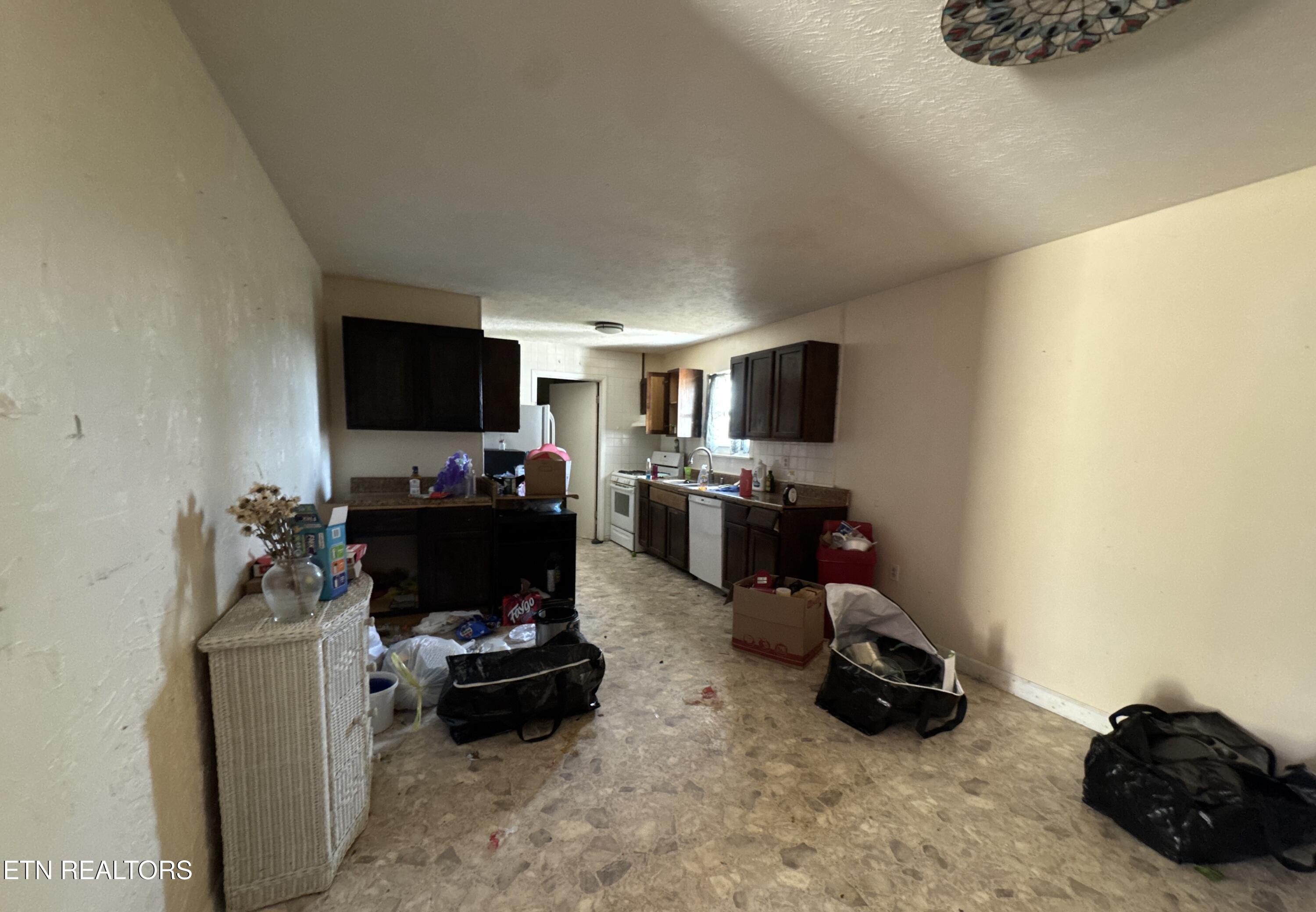 121 Rabbit Track Road Crossville, TN 38571 - Photo 8 of 21 20250312_190605142_iOS