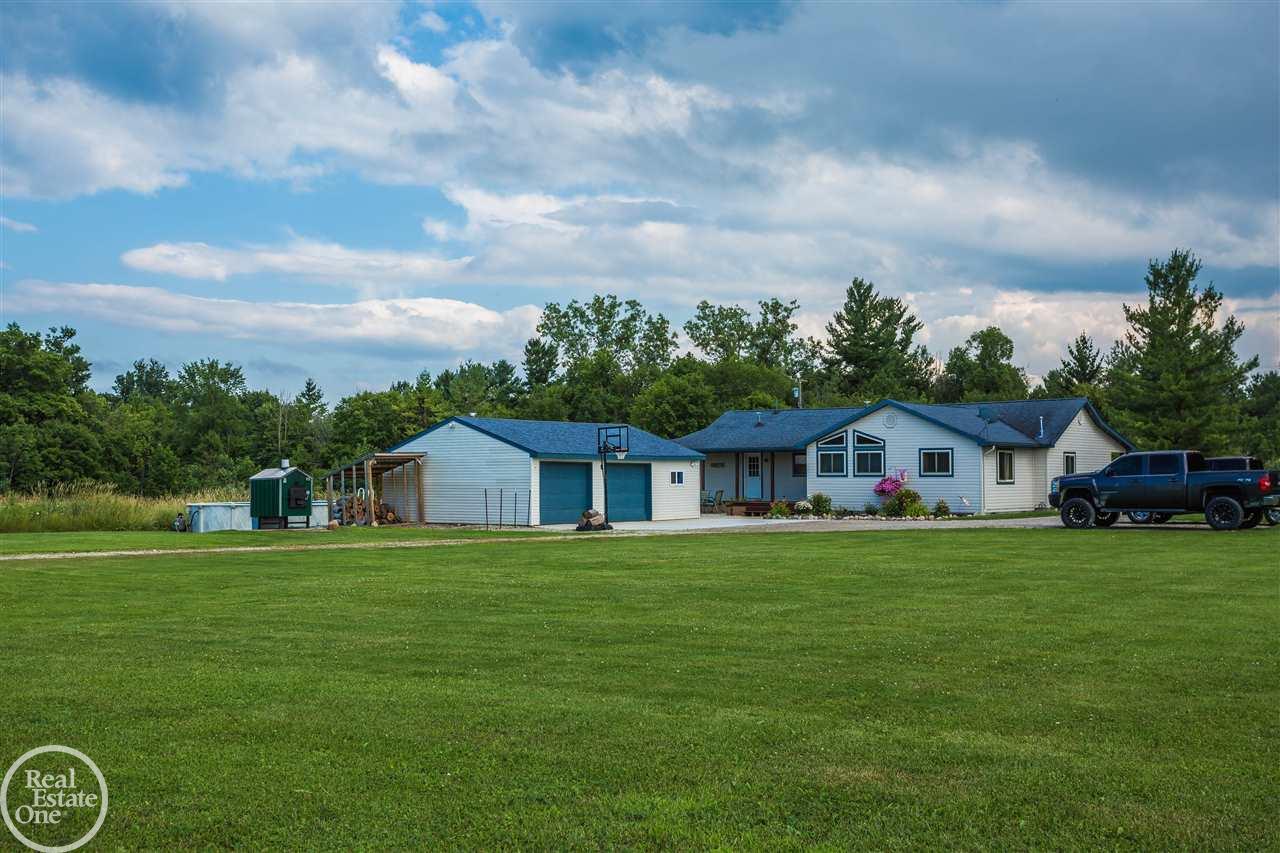 8290 Beard Road Avoca, MI 48006 - Photo 29 of 65 31389249-28.JPG