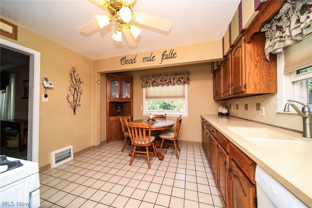 9400 Oakdale Road Parma, OH 44129 - Photo 5 of 35