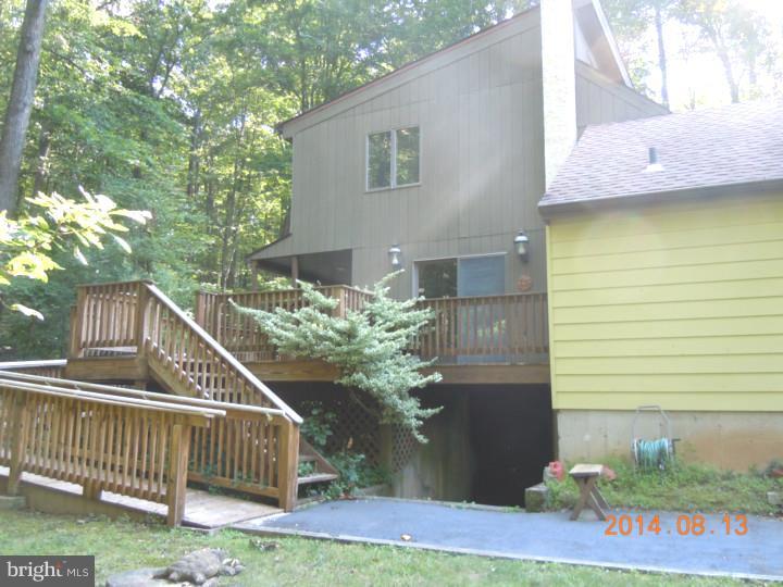 1615 Woodland Road Green Lane, PA 18054 - Photo 3 of 5 Side Yard