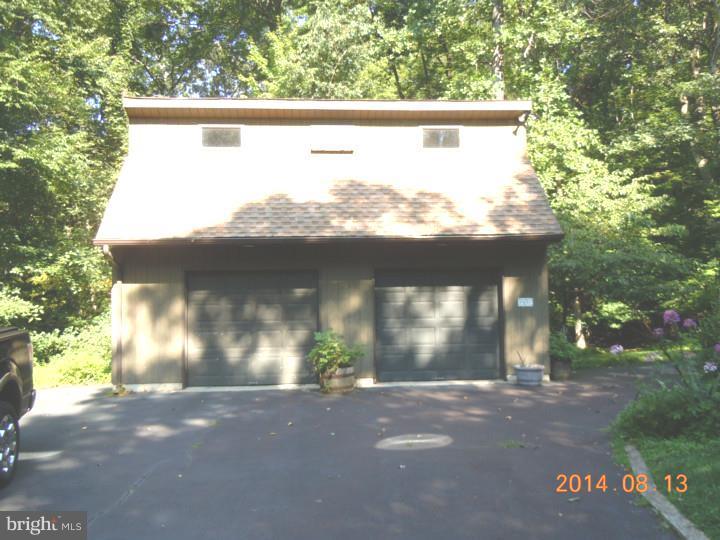 1615 Woodland Road Green Lane, PA 18054 - Photo 4 of 5 Garage