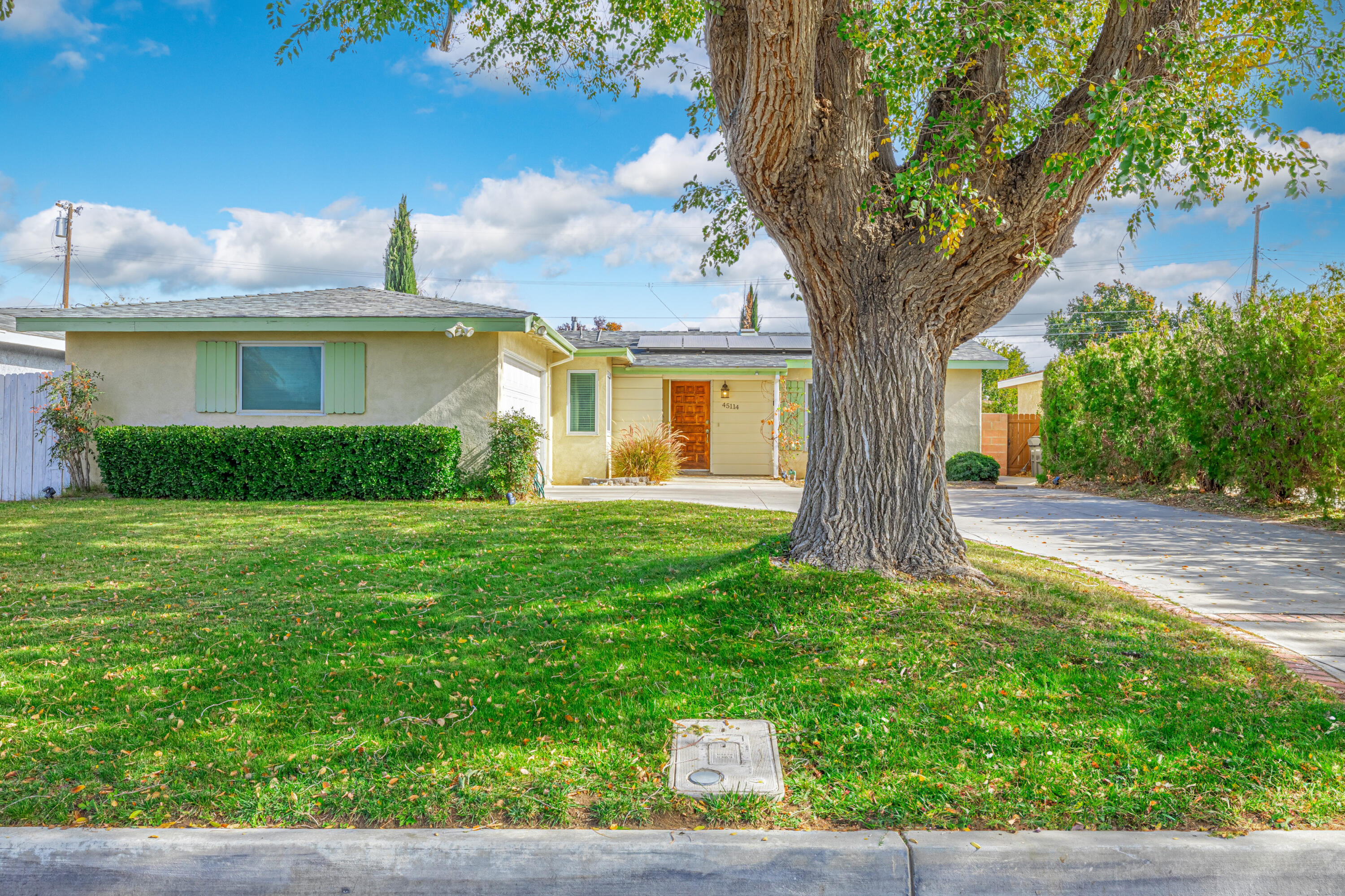 45114 16th Street West Lancaster, CA 93534 - Photo 4 of 31 2