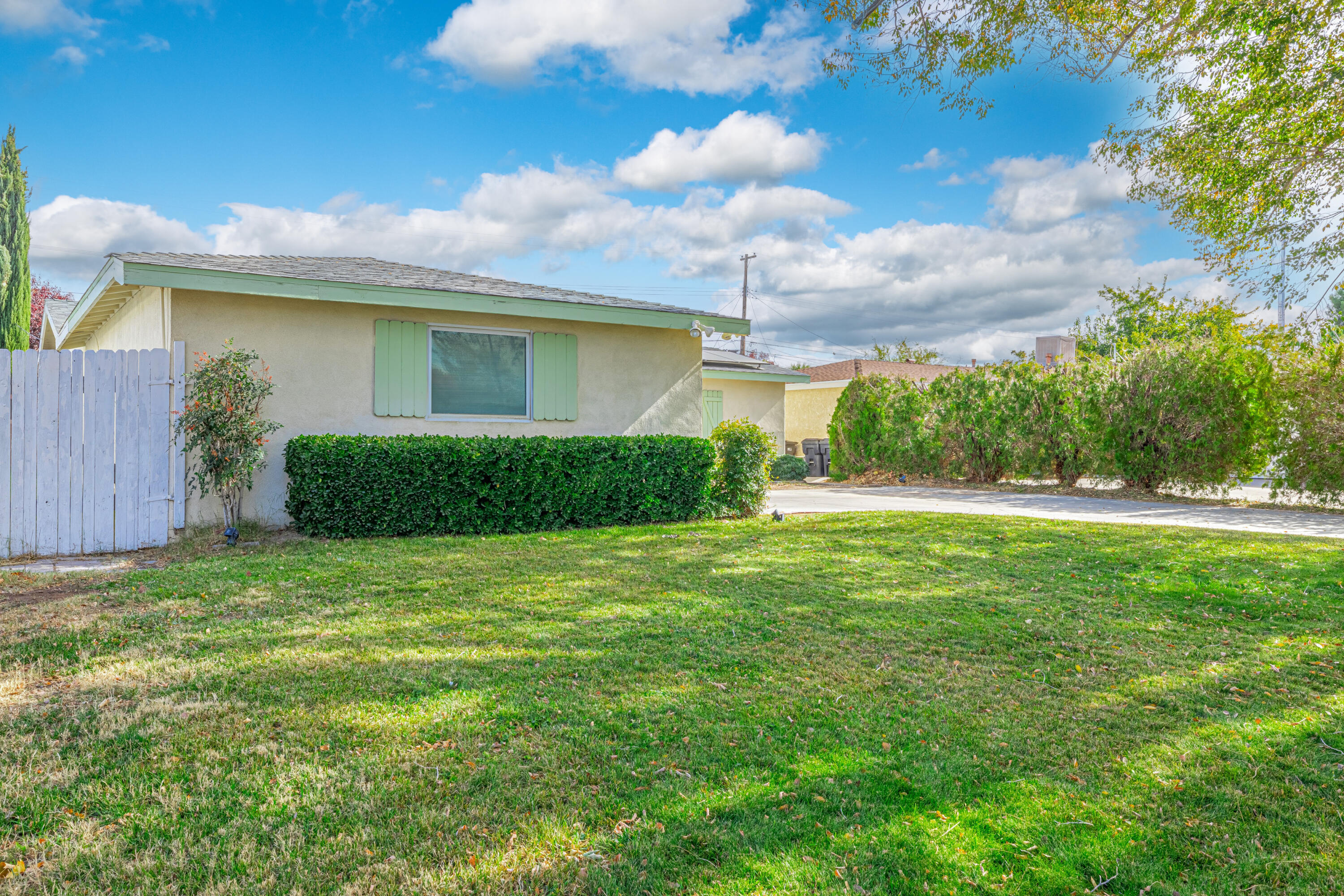 45114 16th Street West Lancaster, CA 93534 - Photo 5 of 31 4