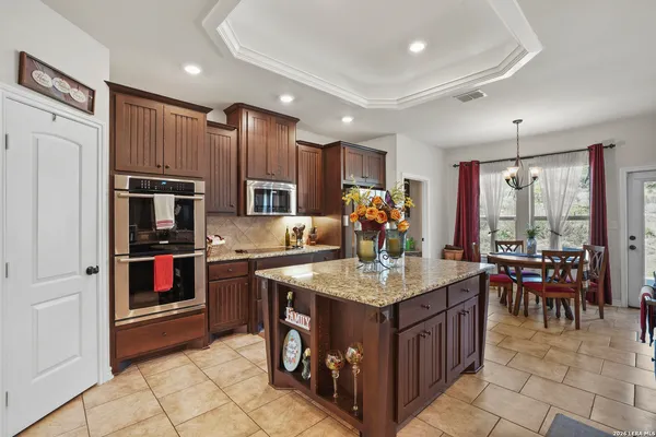 $669,000 | 1544 County Road 2801 East, Mico, TX 78056