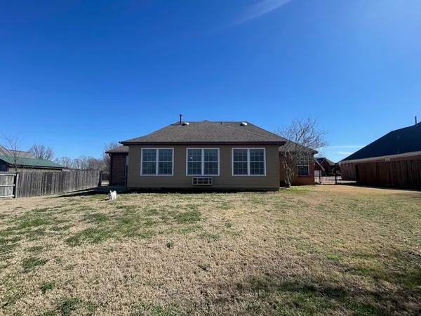 $329,000 | 115 Lakewood Drive, Oakland, TN 38060