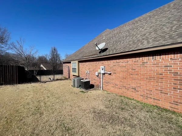 $329,000 | 115 Lakewood Drive, Oakland, TN 38060