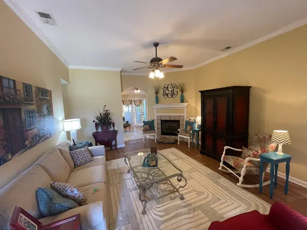 $329,000 | 115 Lakewood Drive, Oakland, TN 38060