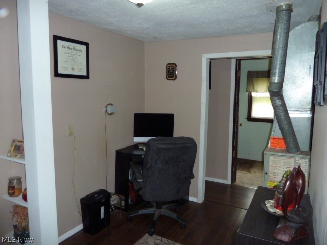 6364 Ridgeview Boulevard North Ridgeville, OH 44039 - Photo 5 of 14 Utilize as media/computer room, laminate flooring