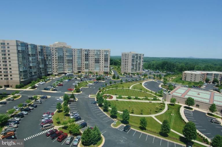 19375 Cypress Ridge Terrace, Unit 1007 Leesburg, VA 20176 - Photo 11 of 19