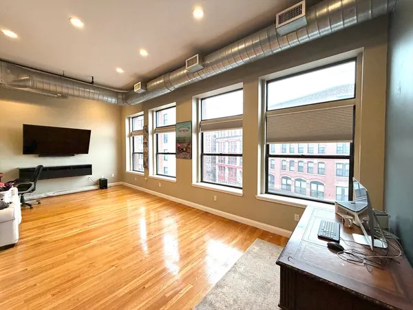 $399,999 | 54 Central Square, Unit 4A, Lynn, MA 01901