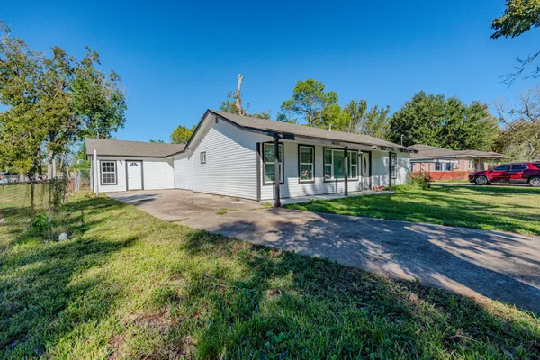 $319,999 | 5107 Sycamore Avenue, Pasadena, TX 77503