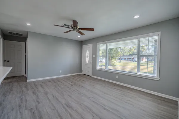 $319,999 | 5107 Sycamore Avenue, Pasadena, TX 77503