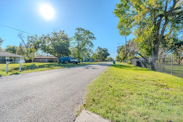 $319,999 | 5107 Sycamore Avenue, Pasadena, TX 77503