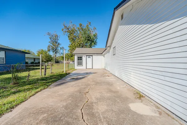$319,999 | 5107 Sycamore Avenue, Pasadena, TX 77503