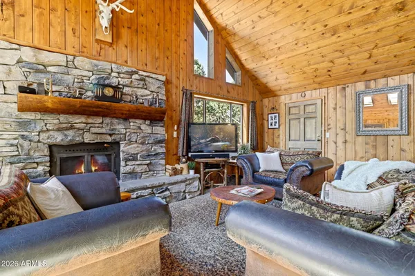 $865,000 | 2770 Apollo Circle, Overgaard, AZ 85933