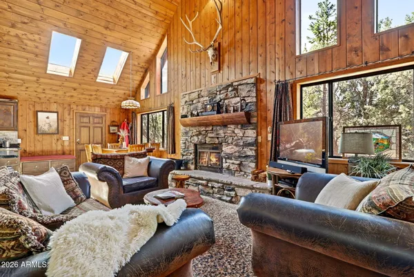 $865,000 | 2770 Apollo Circle, Overgaard, AZ 85933