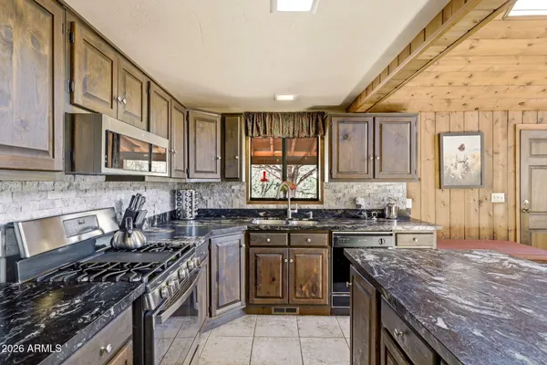 $865,000 | 2770 Apollo Circle, Overgaard, AZ 85933