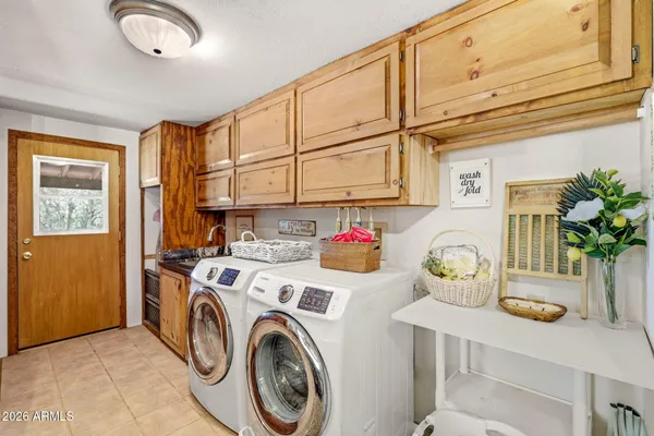 $865,000 | 2770 Apollo Circle, Overgaard, AZ 85933